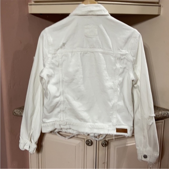 White distressed Abercrombie and Fitch Jean jacket - Picture 10 of 10